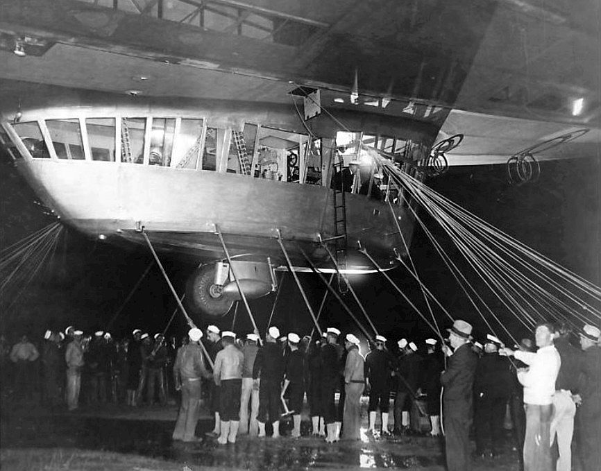 Hindenburg heads home May 1936 (Wikimedia Commons).