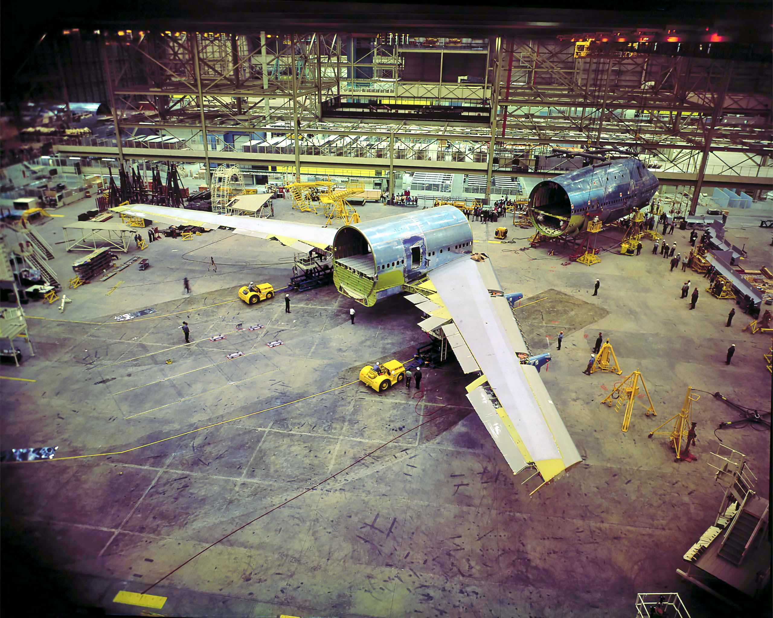 Joining the 747 wings at the Boeing Everett Factory (Courtesy, The Boeing Company Archive).