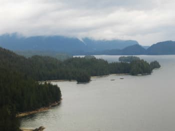 Alaskan Gorge: By ArjunG - Taken by ArjunG from a hydroplane, CC BY-SA 2.5, https://commons.wikimedia.org/w/index.php?curid=497715