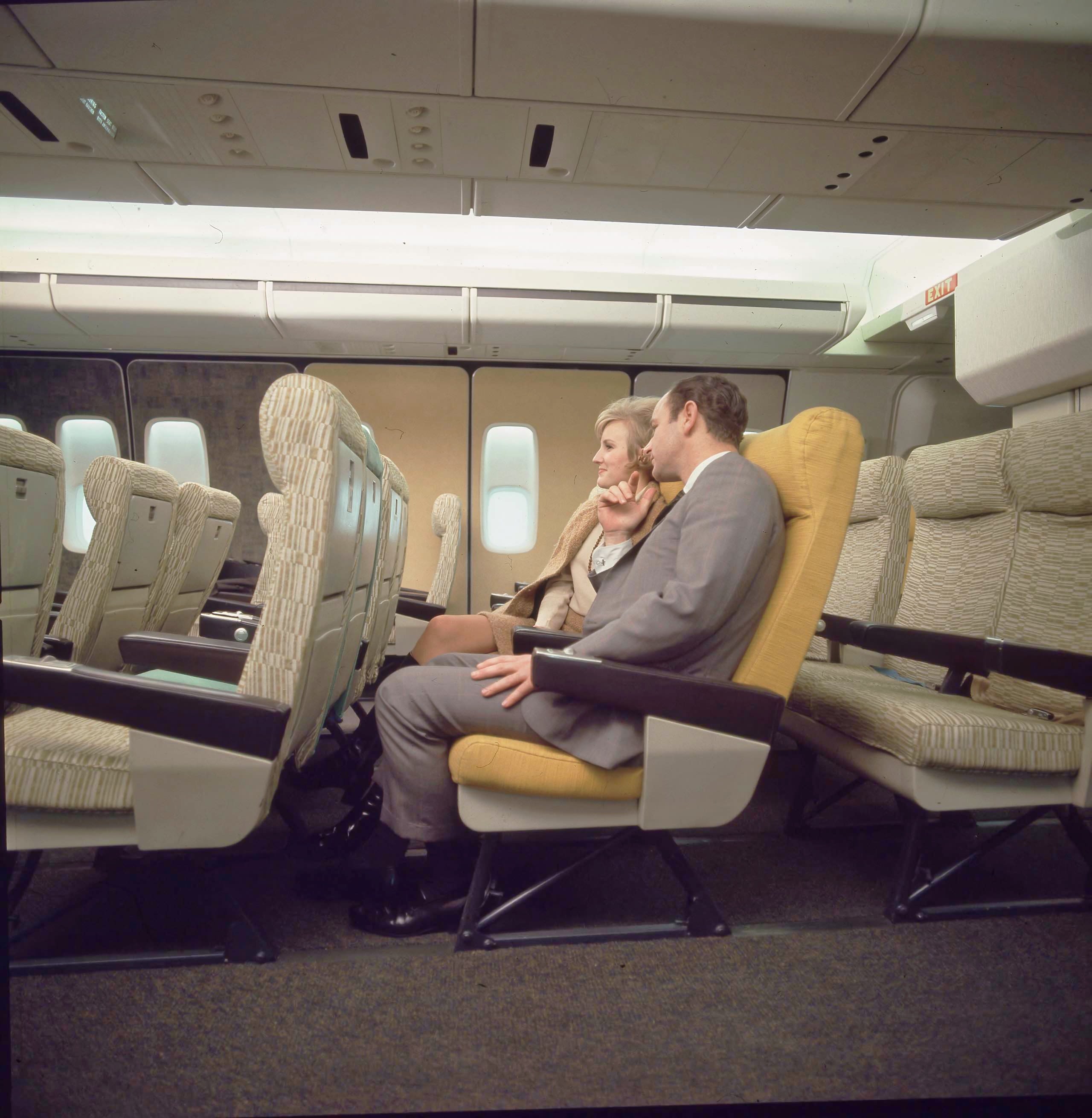 Boeing 747 Mockup: Seating arrangement tan & gold (Courtesy AeroArt International Collection).