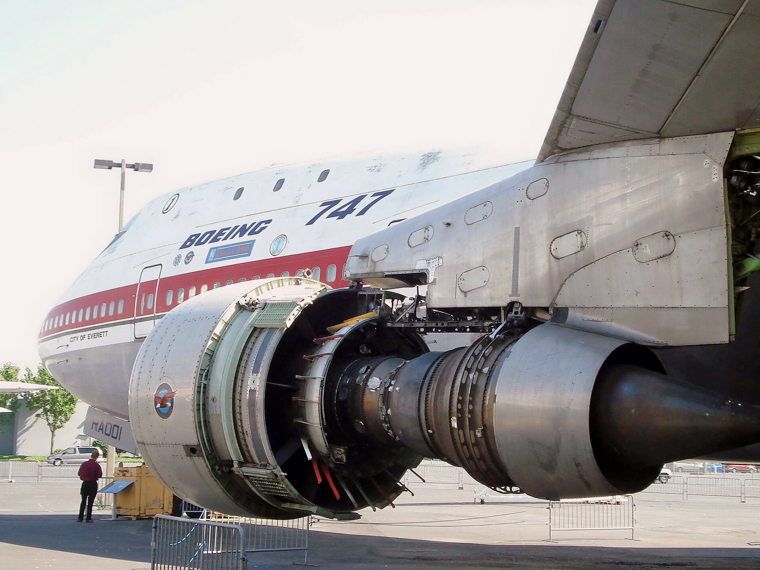 Boeing's first 747, RA-001 "City of Everett," showing JT9D engine. Photo by Mgw89 - Own work, CC BY-SA 3.0 (Wikimedia Commons).