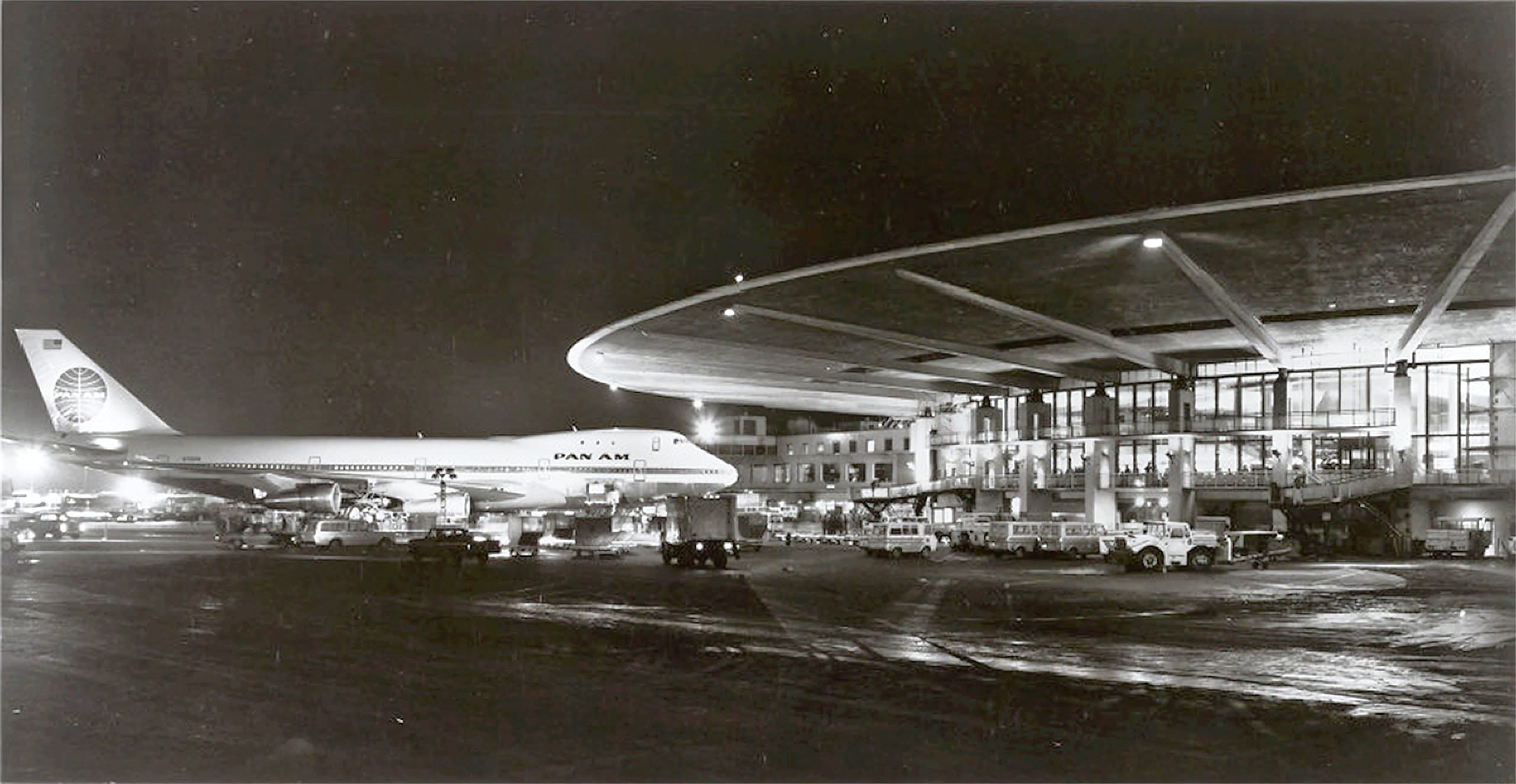 Widebody 747 at JFK before inaugural flight to London, January 1970 (University of Miami Special Collections, Pan American World Airways, Inc. records).