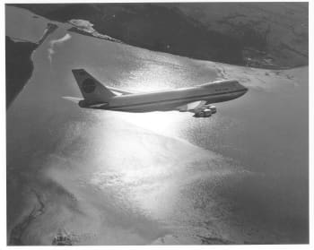 hoto by Vernon Rutledge. (Courtesy of Aeroart International).