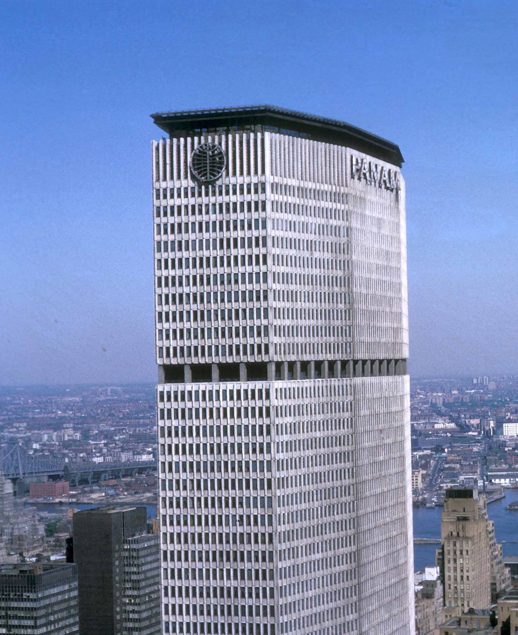 Detail of circa 1970s photo of the Pan Am Building by Harrison Foreman, University of Wisconsin-Milwaukee Library