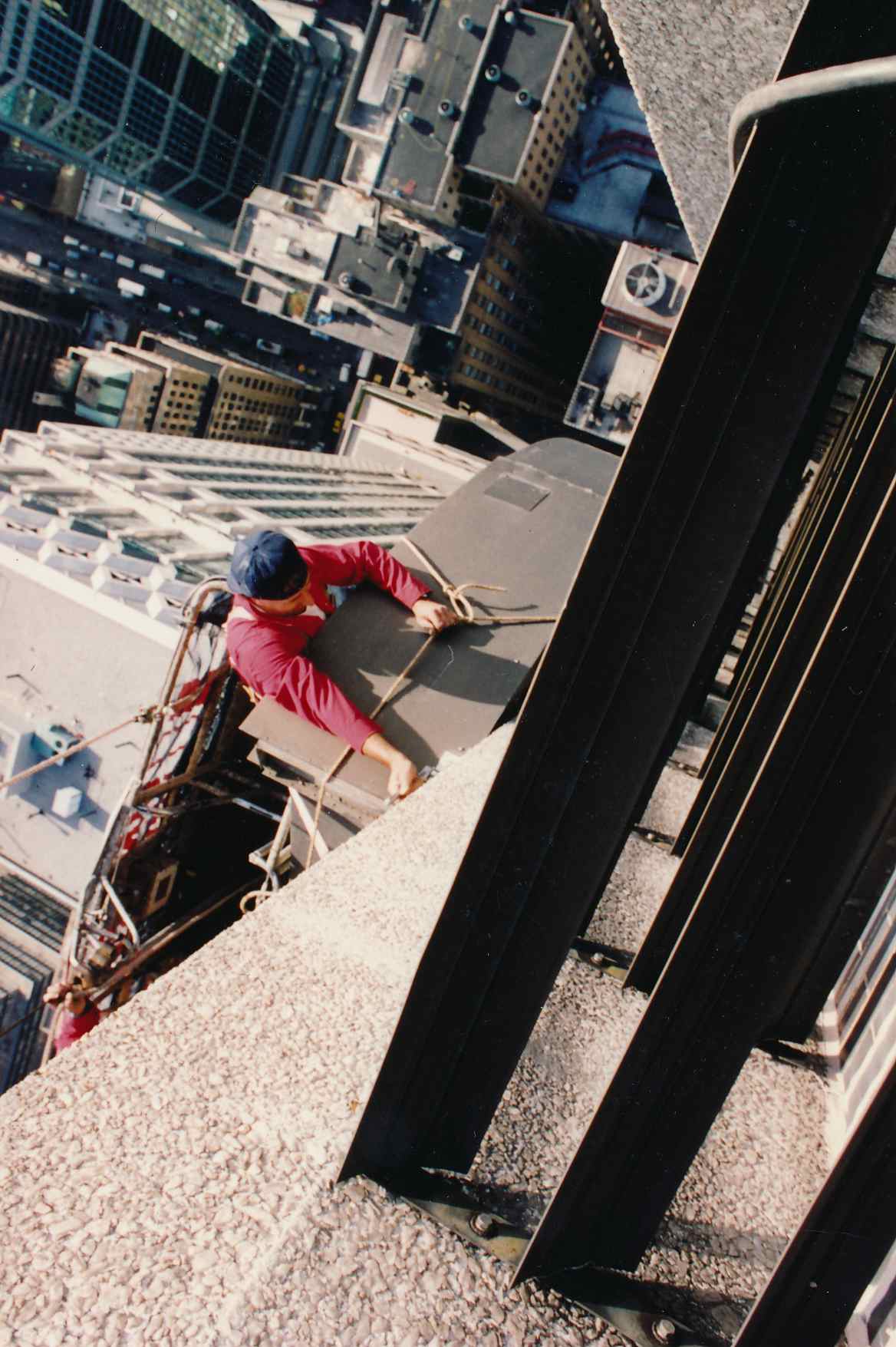 Sign removal from Pan Am Building, 1992. Slide 2 (PAHF Collection).